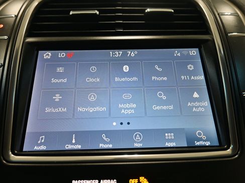 Used 2019 Lincoln Nautilus Select AWD/4WD image 18