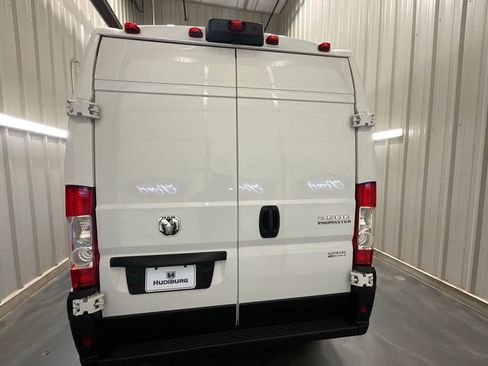 Used 2025 RAM ProMaster 2500 w/ Convenience Group FWD image 21