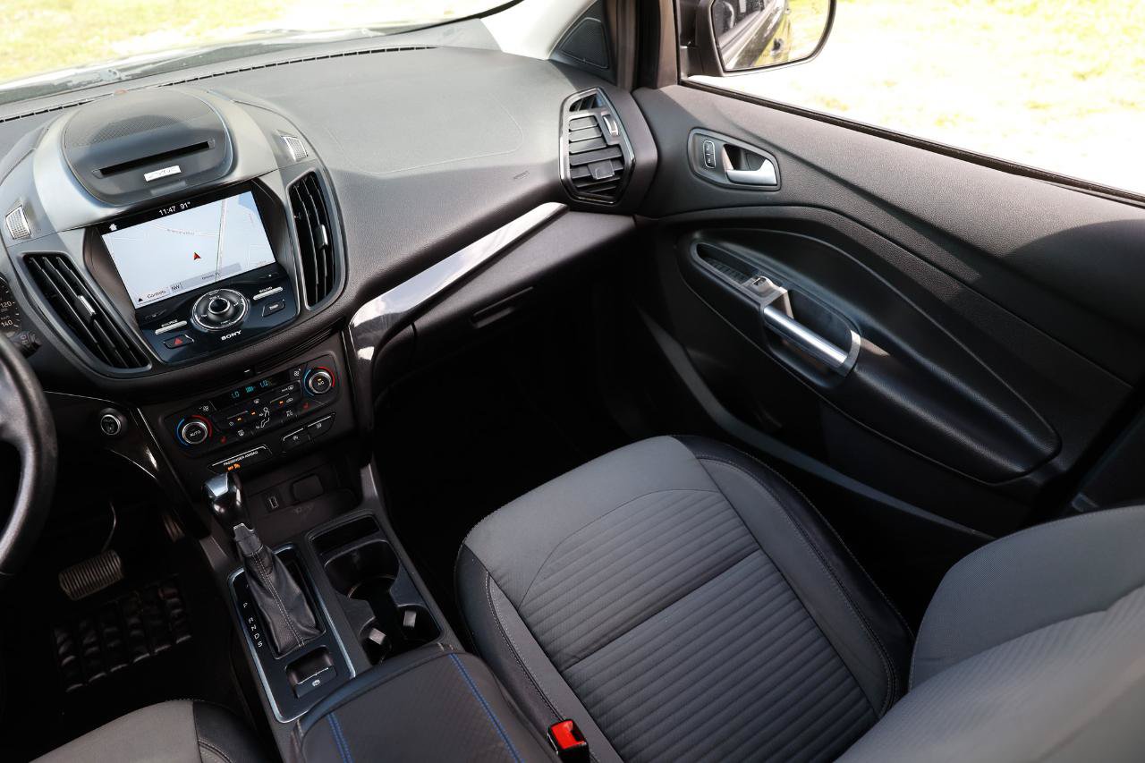 Used 2017 Ford Escape Titanium FWD image 22