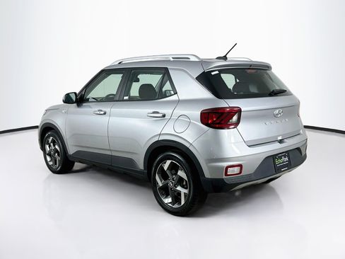 Used 2025 Hyundai Venue SEL FWD image 5
