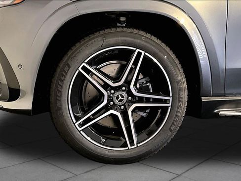 New 2026 Mercedes-Benz GLS 450 4MATIC image 17