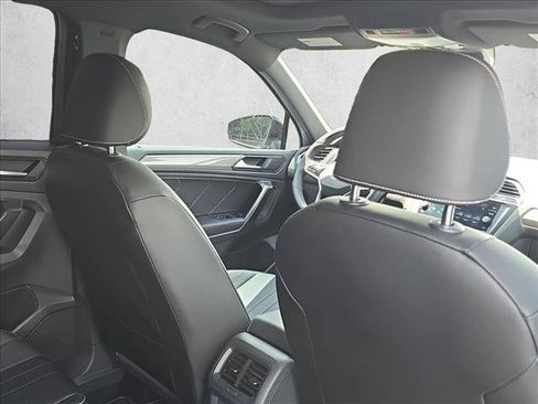 Used 2022 Volkswagen Tiguan SE R-Line FWD image 22