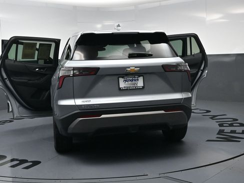 Used 2026 Chevrolet Equinox LT FWD image 27