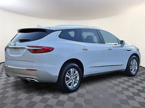 Used 2020 Buick Enclave Essence w/ Sound and Sites Package image 4