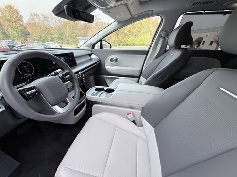 New 2026 Hyundai Ioniq 9 Limited image 8