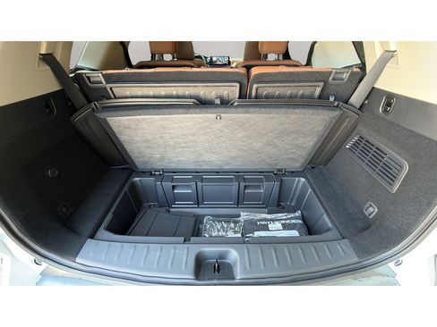 New 2026 Nissan Pathfinder Platinum AWD/4WD image 24