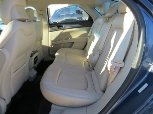 Used 2018 Lincoln MKZ Premiere image 9