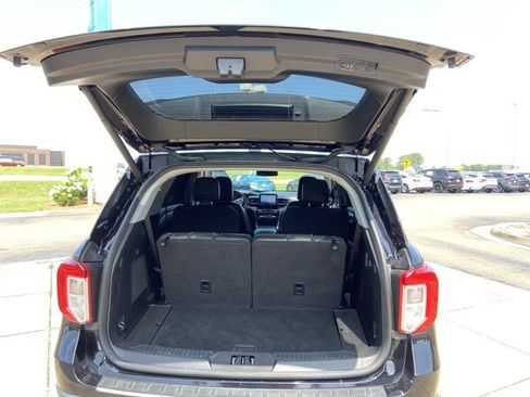 Used 2022 Ford Explorer Limited w/ Equipment Group 301A RWD image 26