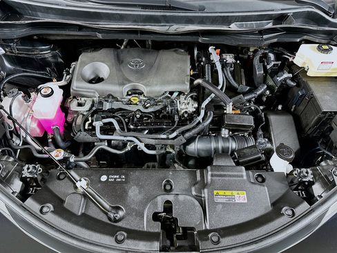 Used 2024 Toyota Sienna LE image 33