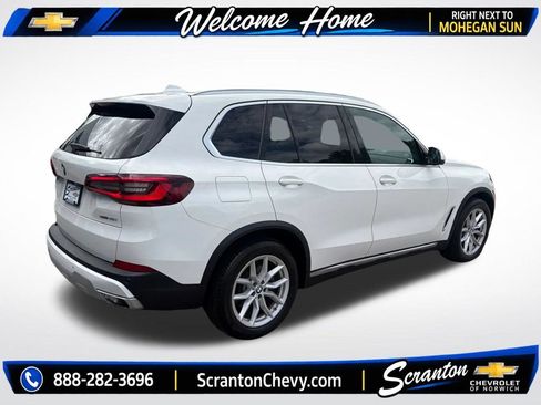 Used 2022 BMW X5 xDrive40i w/ Parking Assistance Package AWD/4WD image 5