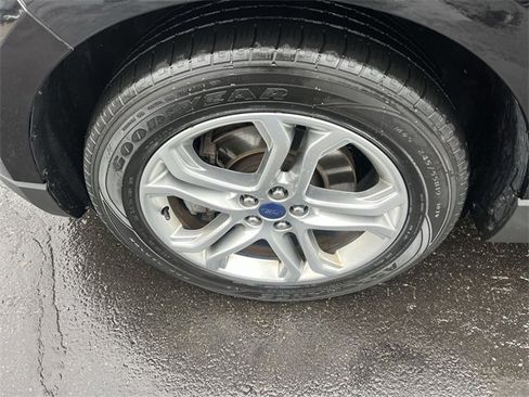 Used 2016 Ford Edge Titanium w/ Equipment Group 301A image 10