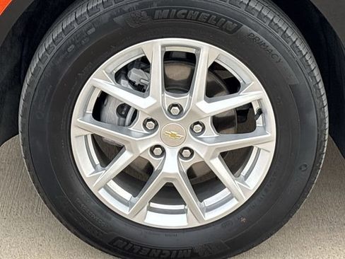 Used 2023 Chevrolet Equinox LS image 10