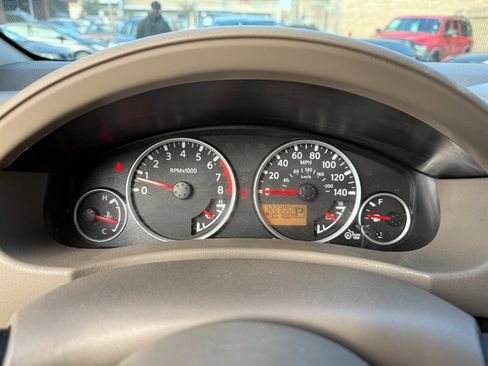 Used 2011 Nissan Pathfinder LE w/ Navigation Pkg image 18