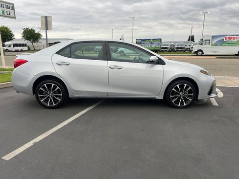 Used 2017 Toyota Corolla SE FWD image 13