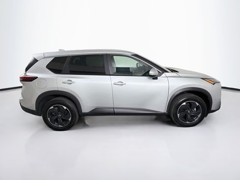 Used 2025 Nissan Rogue SV AWD/4WD image 10