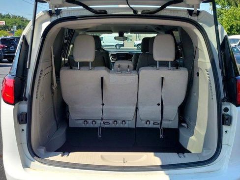 Used 2018 Chrysler Pacifica Touring Plus image 8