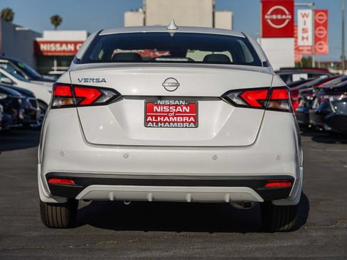 Certified 2025 Nissan Versa SV w/ Trunk Package FWD image 8