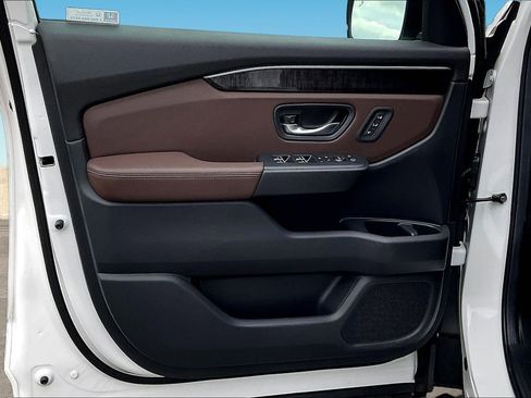 Used 2025 Honda Pilot Elite image 20