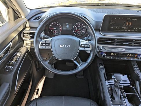 Used 2022 Kia Telluride EX w/ EX Premium Package image 17