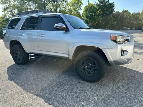 Used 2018 Toyota 4Runner SR5 Premium RWD image 7
