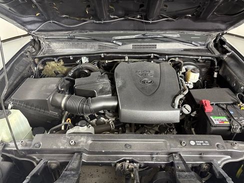 Used 2018 Toyota Tacoma SR w/ SR Convenience Package AWD/4WD image 39