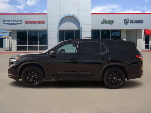 Used 2025 Honda Pilot Black Edition image 3