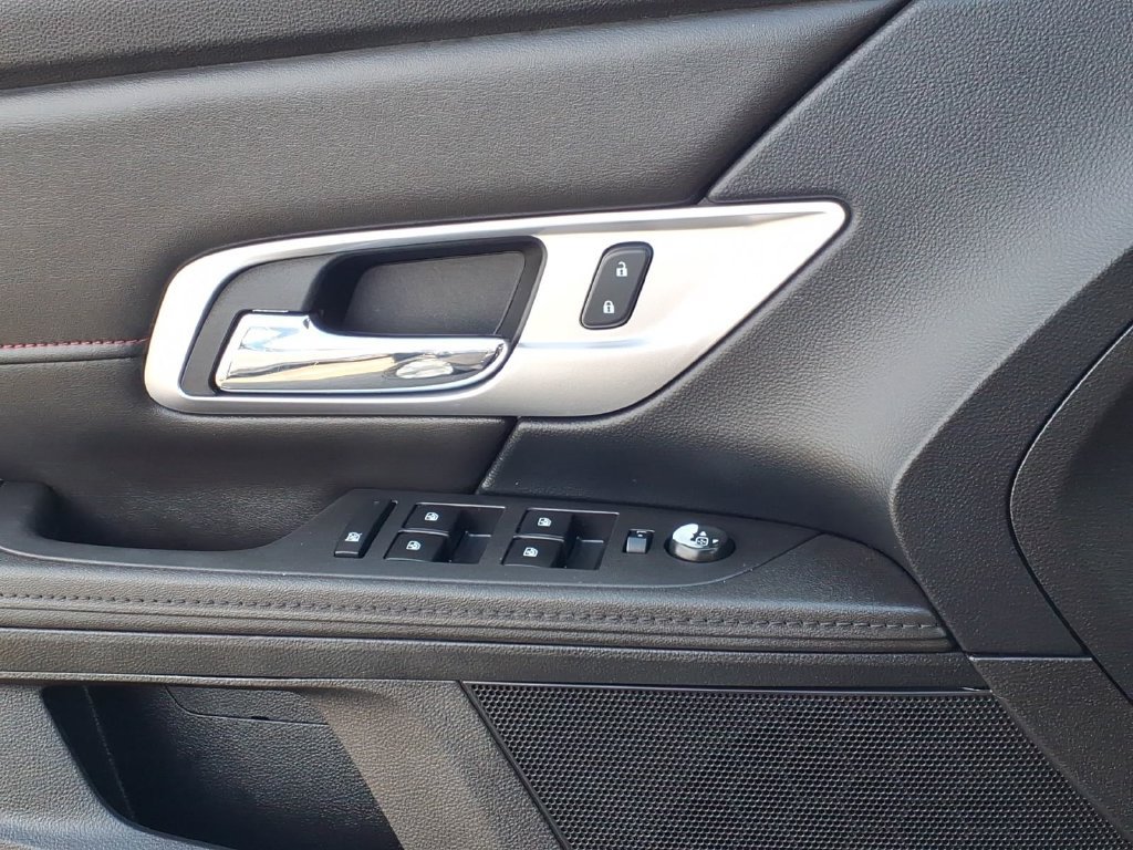 Used 2017 GMC Terrain SLE w/ Convenience Package FWD image 4