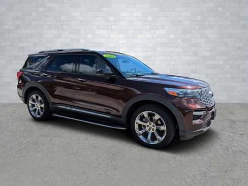Used 2020 Ford Explorer Platinum w/ Premium Technology Package image 2