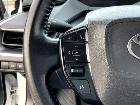 Certified 2023 Toyota Prius LE image 22