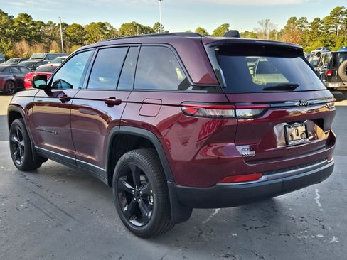 New 2026 Jeep Grand Cherokee Limited w/ Limited Altitude Package image 5