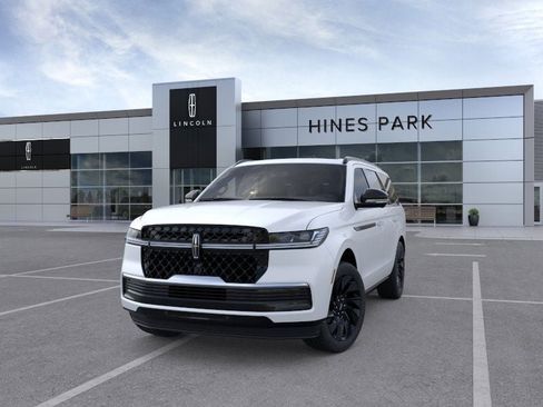 New 2026 Lincoln Navigator Reserve w/ Jet Appearance Package image 2