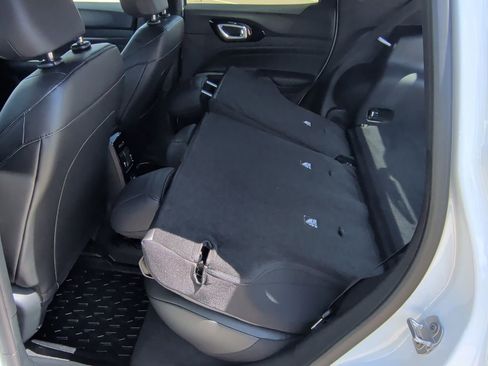 New 2026 Jeep Compass Latitude image 36