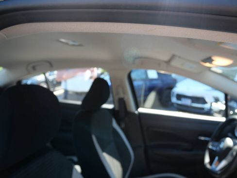 Used 2020 Nissan Versa SV FWD image 28