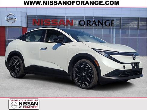 New 2026 Nissan Leaf Platinum+ w/ Cargo Package (Platinum+) image 1