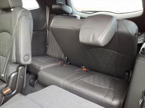 Used 2023 Buick Enclave Avenir w/ Trailering Package, 5000 lbs. AWD/4WD image 21