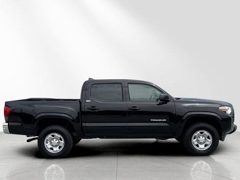 Used 2022 Toyota Tacoma SR5 RWD image 3