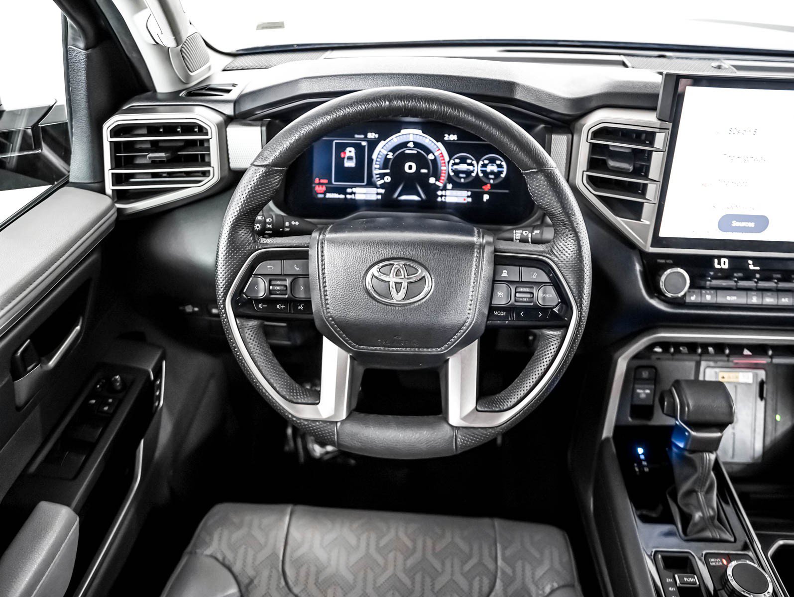 Used 2024 Toyota Tundra Limited AWD/4WD image 14