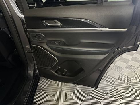 Used 2023 Jeep Grand Cherokee Trailhawk AWD/4WD image 30