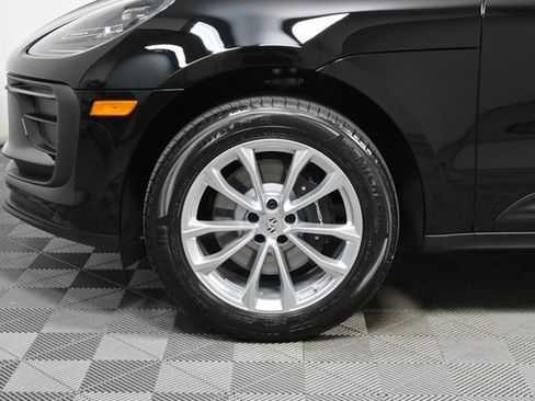 Certified 2025 Porsche Macan image 28