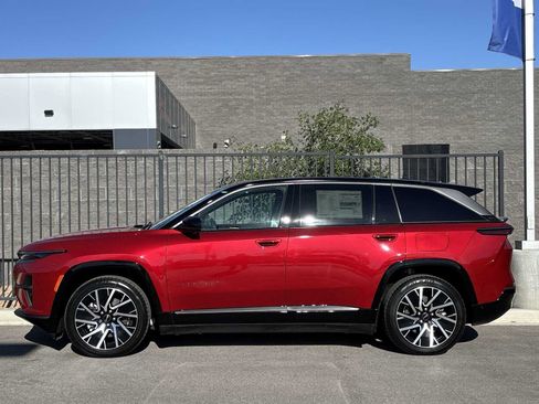 Used 2025 Jeep Wagoneer S Limited AWD/4WD image 5
