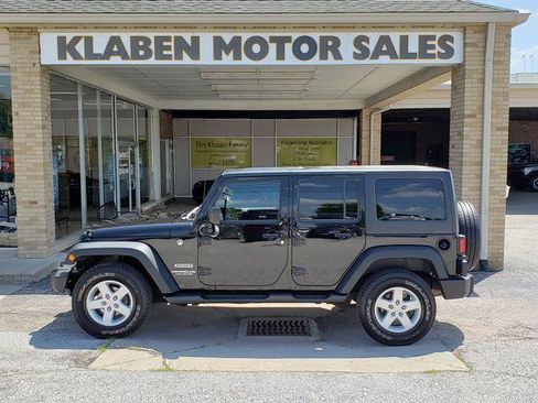 Used 2017 Jeep Wrangler Unlimited Sport w/ Quick Order Package 24S AWD/4WD image 2