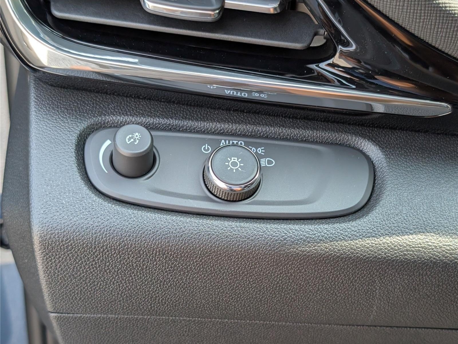 New 2026 Buick Envista Sport Touring w/ Convenience I Package FWD image 18