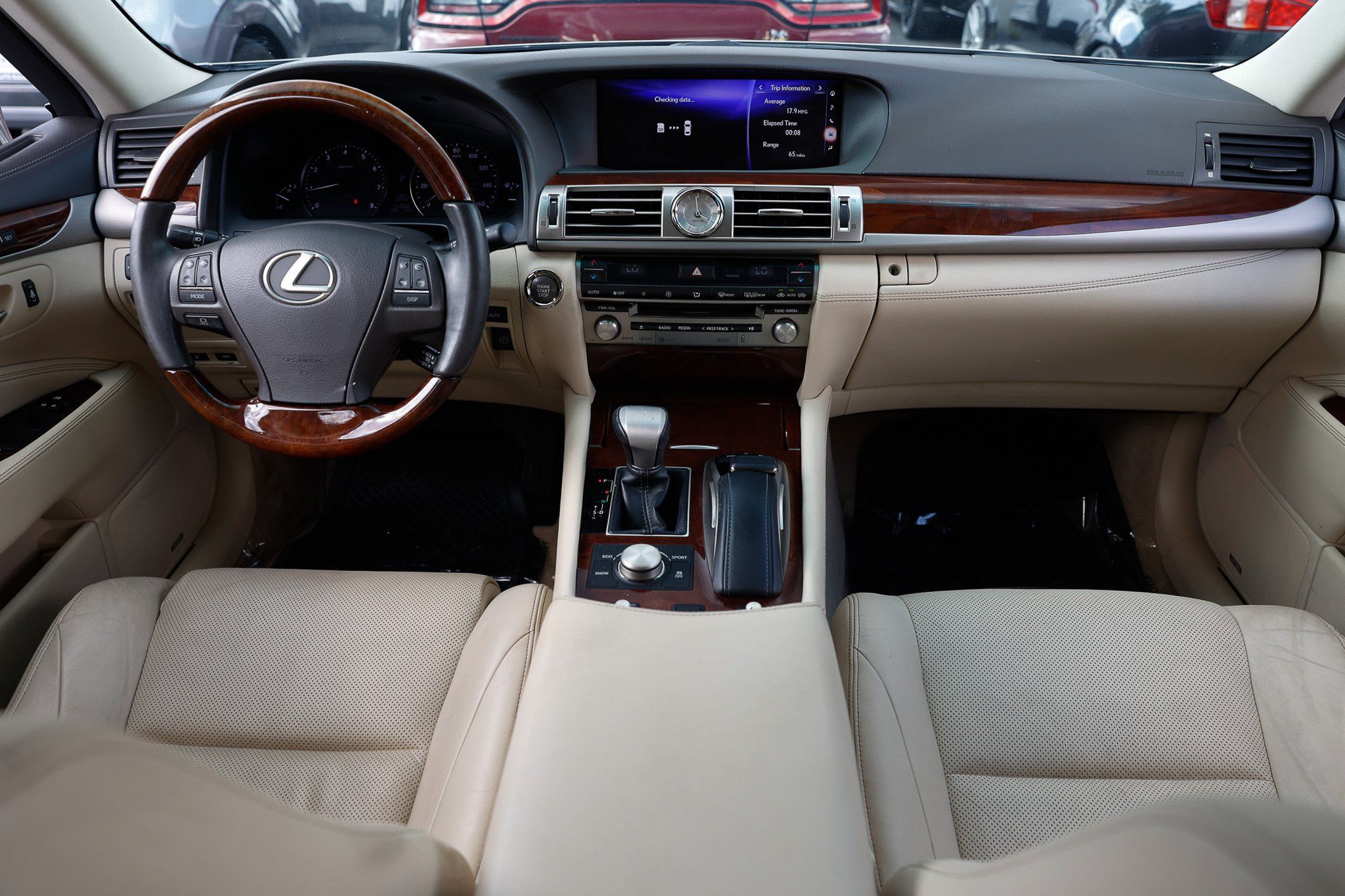 Used 2016 Lexus LS 460 w/ Comfort Package RWD image 26