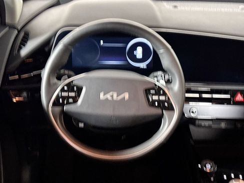 Certified 2024 Kia Niro Wind w/ Wind Preserve Package FWD image 14