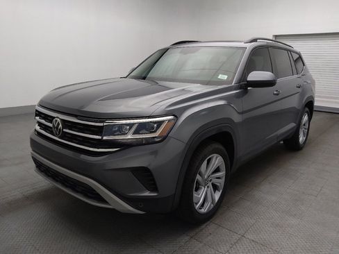 Used 2022 Volkswagen Atlas SE image 2