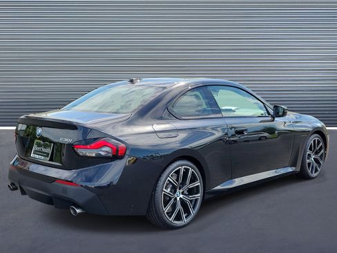 Used 2023 BMW 230i Coupe w/ Premium Package RWD image 3