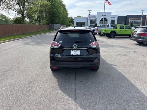 Used 2016 Nissan Rogue SV w/ SV Premium Package image 4