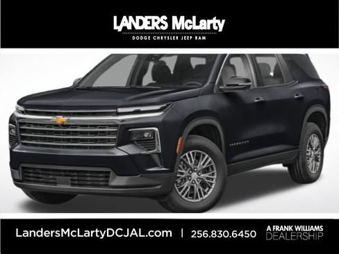 Used 2025 Chevrolet Traverse LT FWD image 1