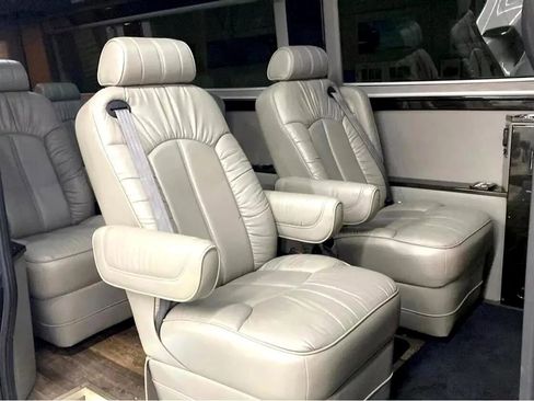 Used 2016 Mercedes-Benz Sprinter 2500 image 9