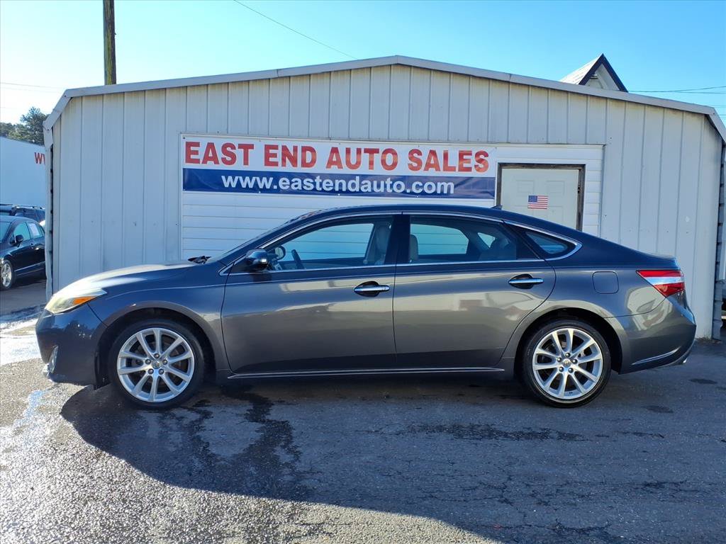 Used 2013 Toyota Avalon Limited FWD image 2